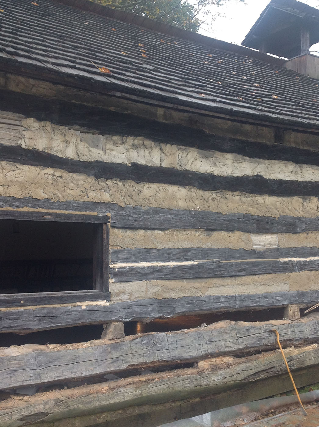 /img/Schoenbrunn Log Cabin Restoration 10 
